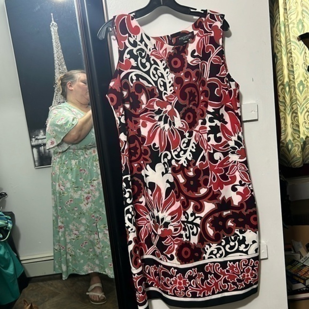 Black red and white perceptions dress size 16 floral pattern